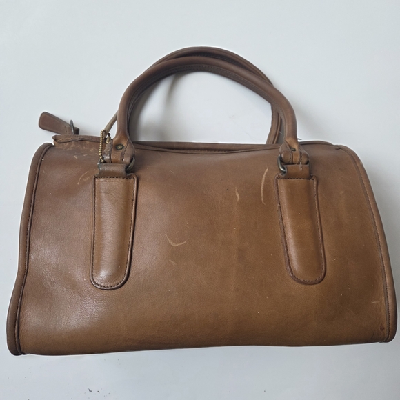 Classic Tan Leather Men's Bag - Picture 4 of 7